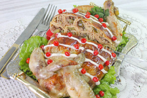 Курица фаршированная блинами: пошаговый рецепт с фото